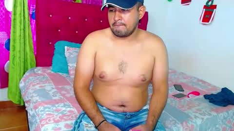 Snapshot of hardporngirl69 chatting on 01.10.25 SARYS AND GEISON online show from 01.10.25