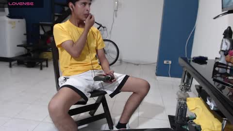 Snapshot of hardsexlove08 chatting on 12.25.24 Andres Dean online show from 12.25.24