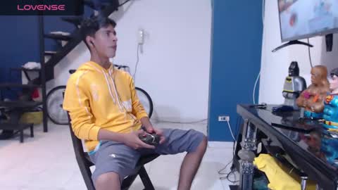 Snapshot of hardsexlove08 chatting on 01.25.25 Andres Dean online show from 01.25.25