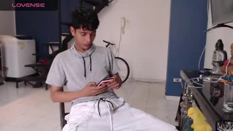 Snapshot of hardsexlove08 chatting on 02.11.25 Andres Dean online show from 02.11.25