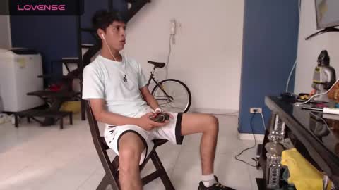 Snapshot of hardsexlove08 chatting on 02.21.25 Andres Dean online show from 02.21.25