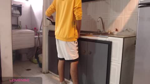 Snapshot of hardsexlove08 chatting on 09.08.25 Andres Dean online show from 09.08.25