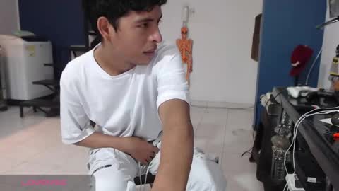 Snapshot of hardsexlove08 chatting on 09.11.25 Andres Dean online show from 09.11.25