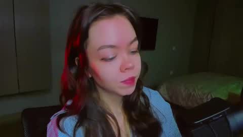 Snapshot of haribo_asmr chatting on 02.12.25 Miss Hari online show from 02.12.25