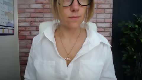 Snapshot of harleyrebz chatting on 09.29.25 harleyrebz online show from 09.29.25