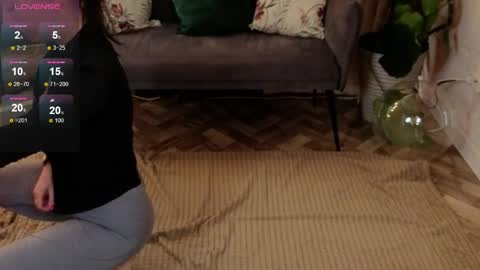 Snapshot of harmoni_love chatting on 05.21.26 Alice online show from 05.21.26