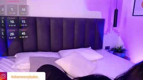 Snapshot of harmonybabe_ chatting on 11.21.25 Harmony online show from 11.21.25