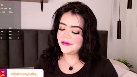 Snapshot of harmonybabe_ chatting on 11.24.25 Harmony online show from 11.24.25