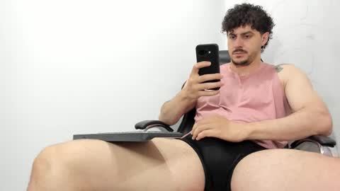 Snapshot of harrydaviss chatting on 01.05.26 alpha online show from 01.05.26