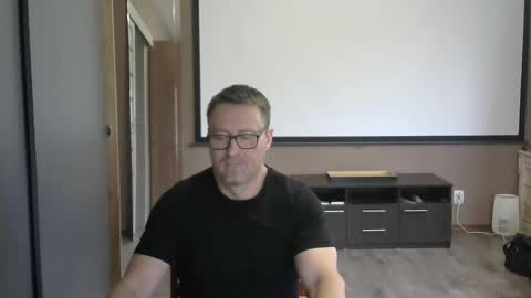 Snapshot of harrysnake chatting on 11.08.25 HarrySnake online show from 11.08.25