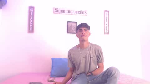 Snapshot of harrythomson1 chatting on 12.15.24 harry thomson online show from 12.15.24