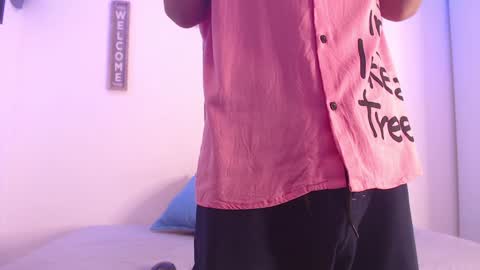 Snapshot of harrythomson1 chatting on 12.23.24 harry thomson online show from 12.23.24