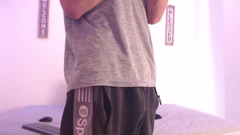 Snapshot of harrythomson1 chatting on 12.27.24 harry thomson online show from 12.27.24