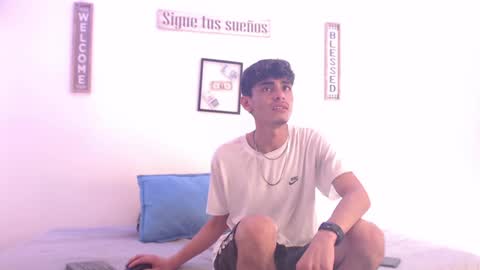 Snapshot of harrythomson1 chatting on 01.06.25 harry thomson online show from 01.06.25