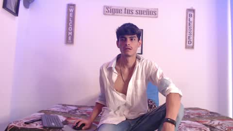 Snapshot of harrythomson1 chatting on 01.21.25 harry thomson online show from 01.21.25