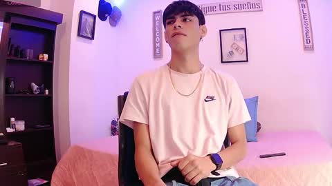 Snapshot of harrythomson1 chatting on 09.14.25 harry thomson online show from 09.14.25