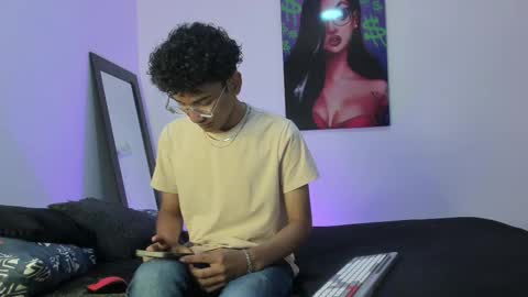 Snapshot of harrytwink18 chatting on 02.18.25 HARRY online show from 02.18.25