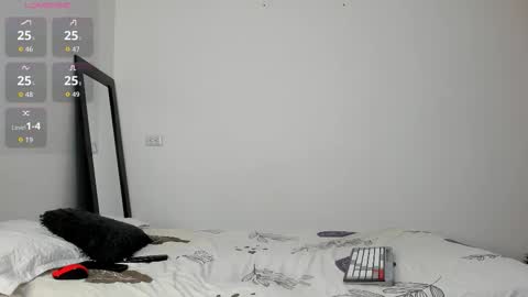 Snapshot of harrytwink18 chatting on 12.16.25 HARRY online show from 12.16.25