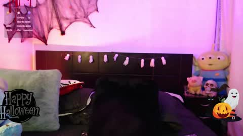 Sofia  Damin online show from 10.24.25