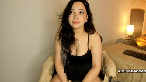 Snapshot of has_gonzalezz chatting on 05.18.26 has_gonzalezz online show from 05.18.26