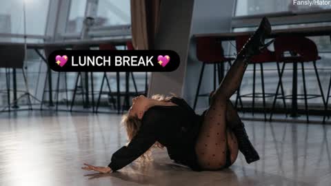 Anna online show from 12.12.24