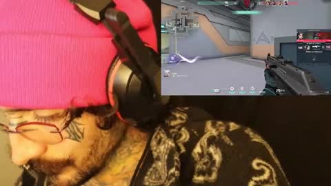 Snapshot of hatsumotokyoto chatting on 02.02.25 More content 2 online show from 02.02.25