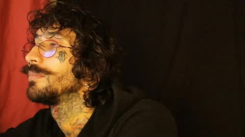 Snapshot of hatsumotokyoto chatting on 02.15.25 More content 2 online show from 02.15.25