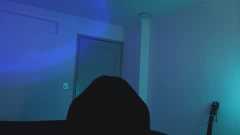 Snapshot of hatsumotokyoto chatting on 09.25.25 More content 2 online show from 09.25.25