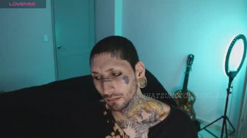 Snapshot of hatsumotokyoto chatting on 10.09.25 More content 2 online show from 10.09.25