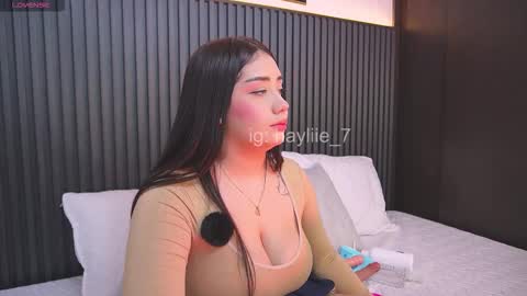 haylie  See you tonight at 8pm Colombia time online show from 02.17.26