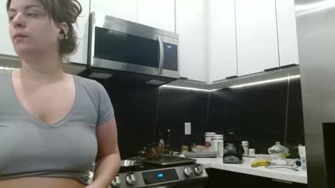 Hazel online show from 04.21.26