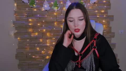 Snapshot of hazel_sullivan chatting on 12.18.24 Hazel online show from 12.18.24