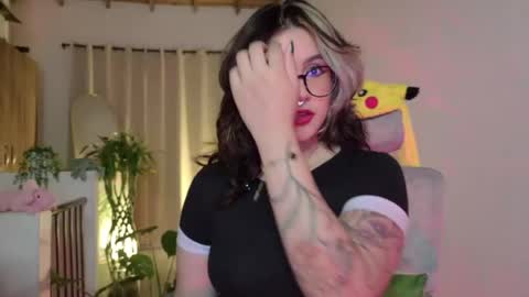 Snapshot of hazelbrownn23 chatting on 07.05.26 Hazel Brown online show from 07.05.26