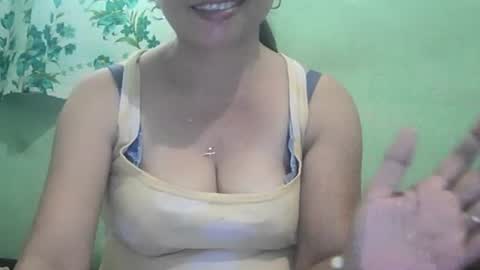Snapshot of hazeldhane chatting on 06.23.26 hazeldhane online show from 06.23.26