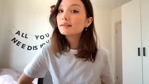 Kira online show from 05.06.26