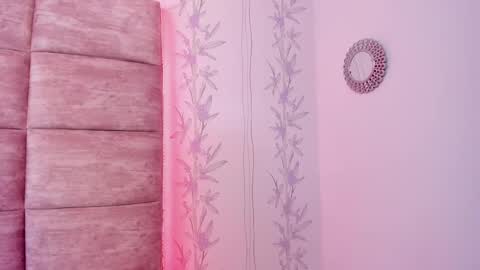 HazelMoret online show from 02.10.25