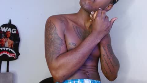 Snapshot of hazlan_420 chatting on 11.12.25 hazlan_420 online show from 11.12.25