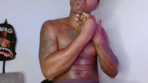 Snapshot of hazlan_420 chatting on 11.27.25 hazlan_420 online show from 11.27.25