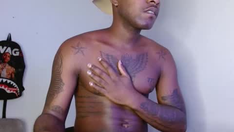 Snapshot of hazlan_420 chatting on 11.29.25 hazlan_420 online show from 11.29.25