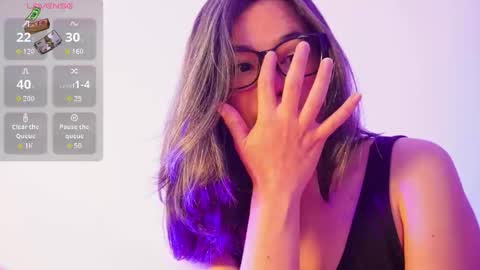 Snapshot of hearmymoans_18 chatting on 11.15.25 hearmymoans_18 online show from 11.15.25