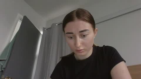 Snapshot of heart_in_your_hands chatting on 03.04.26 heart_in_your_hands online show from 03.04.26