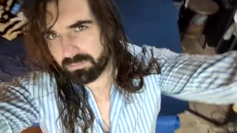 Snapshot of hearthero3 chatting on 03.12.25 Dejesus online show from 03.12.25