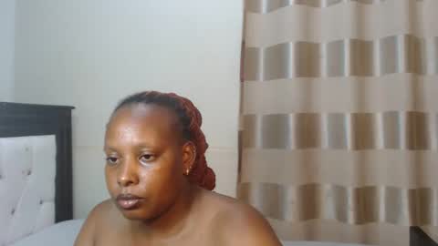 Snapshot of heatherjee chatting on 09.28.25 Heather online show from 09.28.25