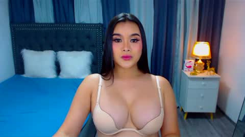 Snapshot of heavenlytransx chatting on 12.15.24 ITS FREE TO ASK online show from 12.15.24