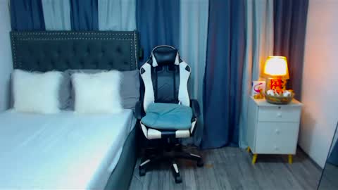 Snapshot of heavenlytransx chatting on 01.05.25 ITS FREE TO ASK online show from 01.05.25