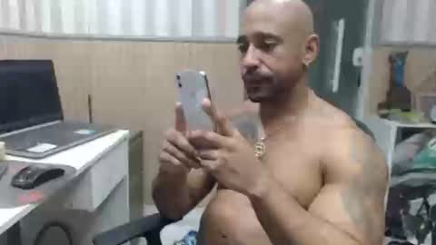Snapshot of hebertgomes chatting on 12.02.24 hebertgomes online show from 12.02.24
