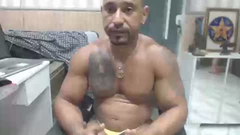 Snapshot of hebertgomes chatting on 02.01.25 hebertgomes online show from 02.01.25