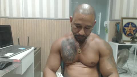 Snapshot of hebertgomes chatting on 02.14.25 hebertgomes online show from 02.14.25