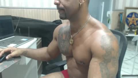 Snapshot of hebertgomes chatting on 02.15.25 hebertgomes online show from 02.15.25