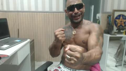 Snapshot of hebertgomes chatting on 02.19.25 hebertgomes online show from 02.19.25